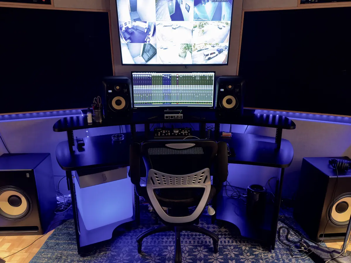 Studio F production suite workstation